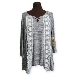 One World Grey and White Knit Quarter Sleeve Lace Embellished Top Woman Size 1X